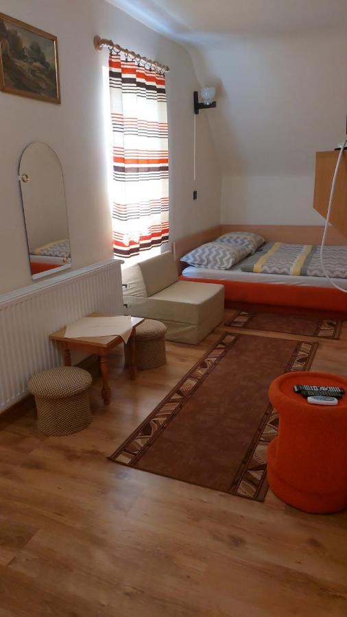 Ádám Vendégház Siófok Exterior foto